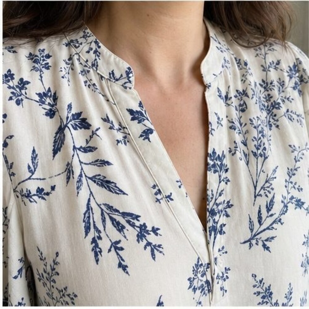Lilac Button Blouse - Picture 4 of 6